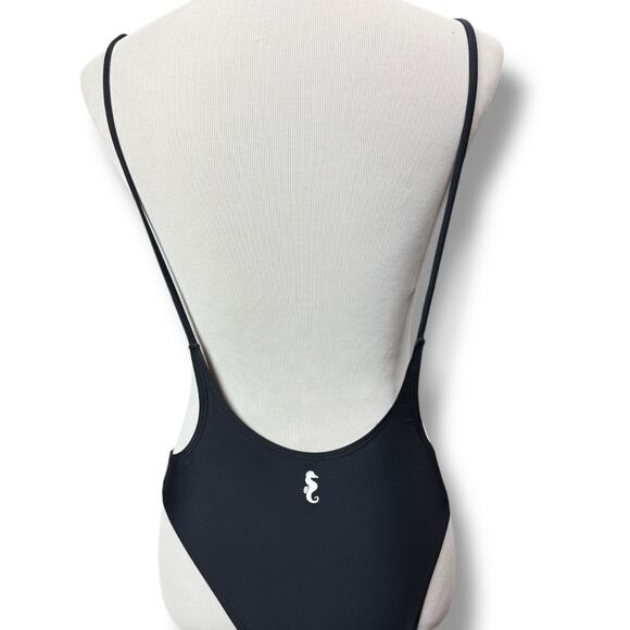 Elegant Black Women's Bikini - Picture 7 of 12